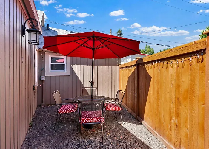New! Unique Coeur D\'Alene Cottage. 1/2 Mi To Dtwn