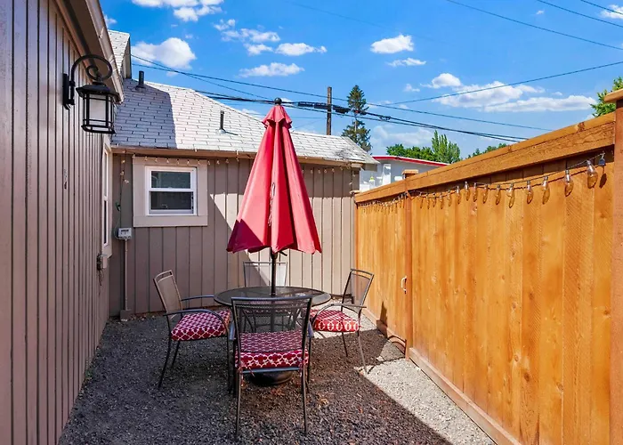 New! Unique Coeur D\'Alene Cottage. 1/2 Mi To Dtwn