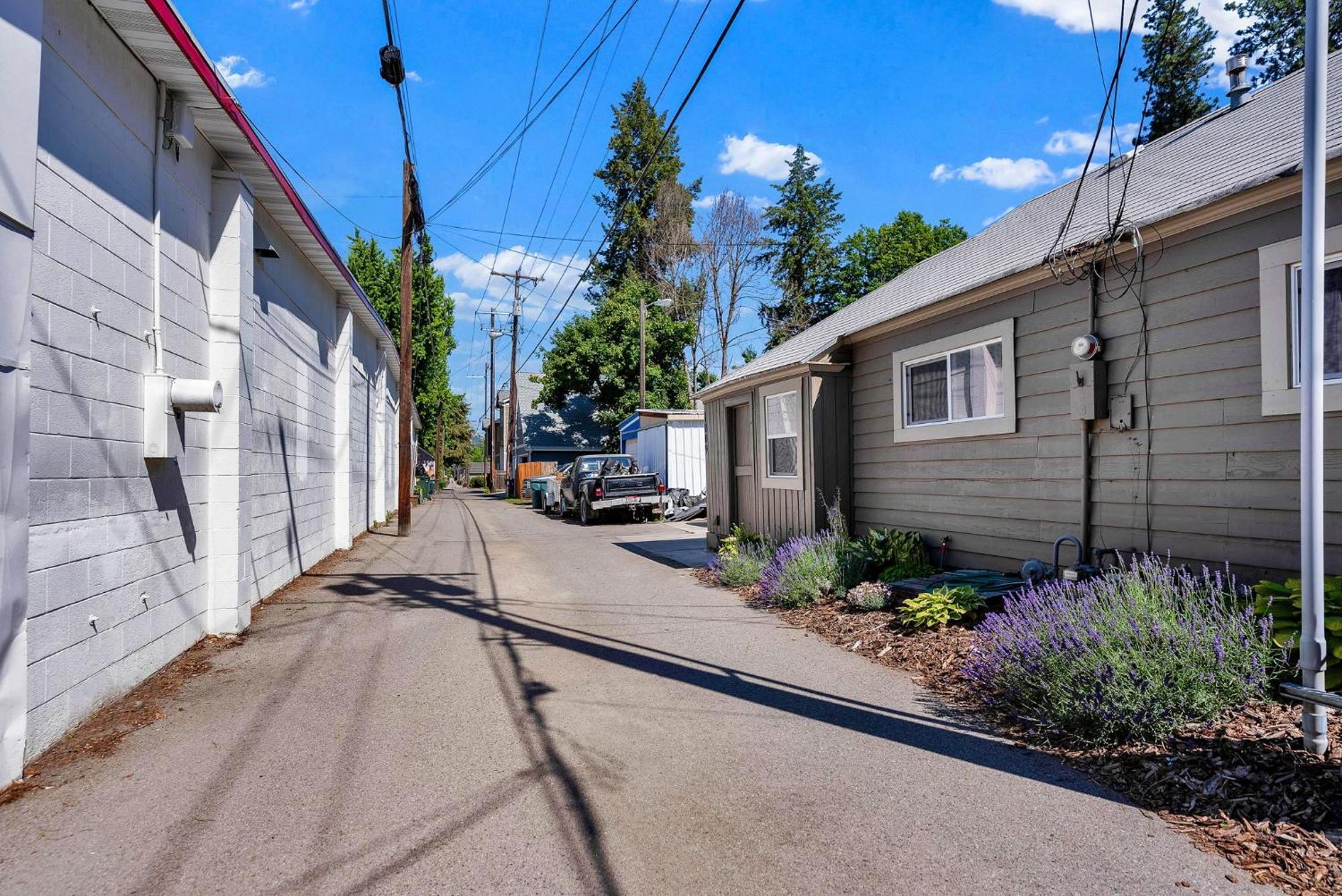 New! Unique Cottage. 1/2 Mi To Dtwn Holiday home Coeur d'Alene