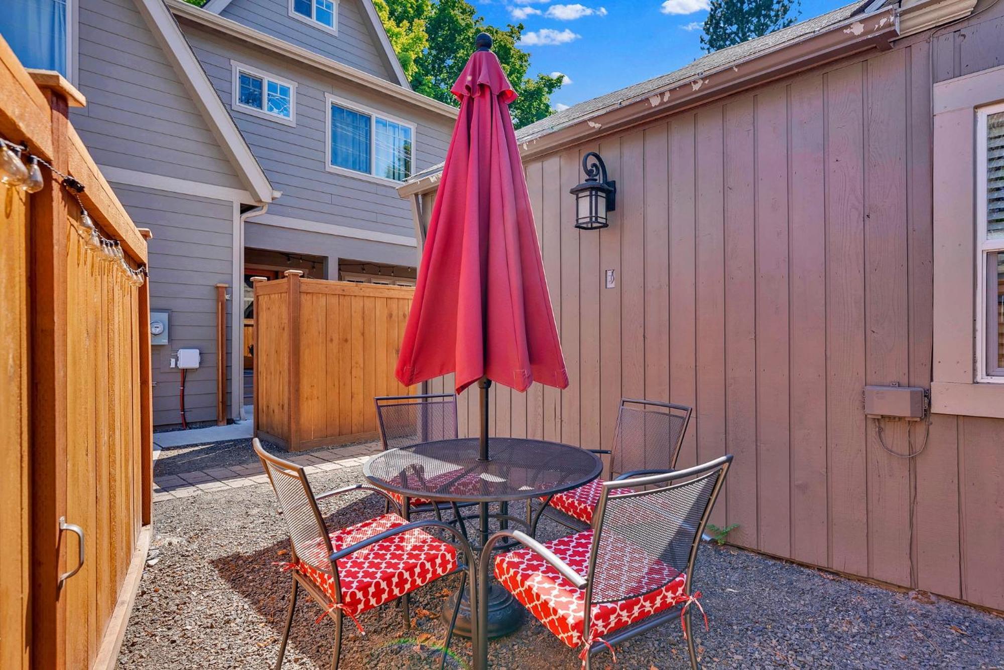 New! Unique Cottage. 1/2 Mi To Dtwn Coeur d'Alene