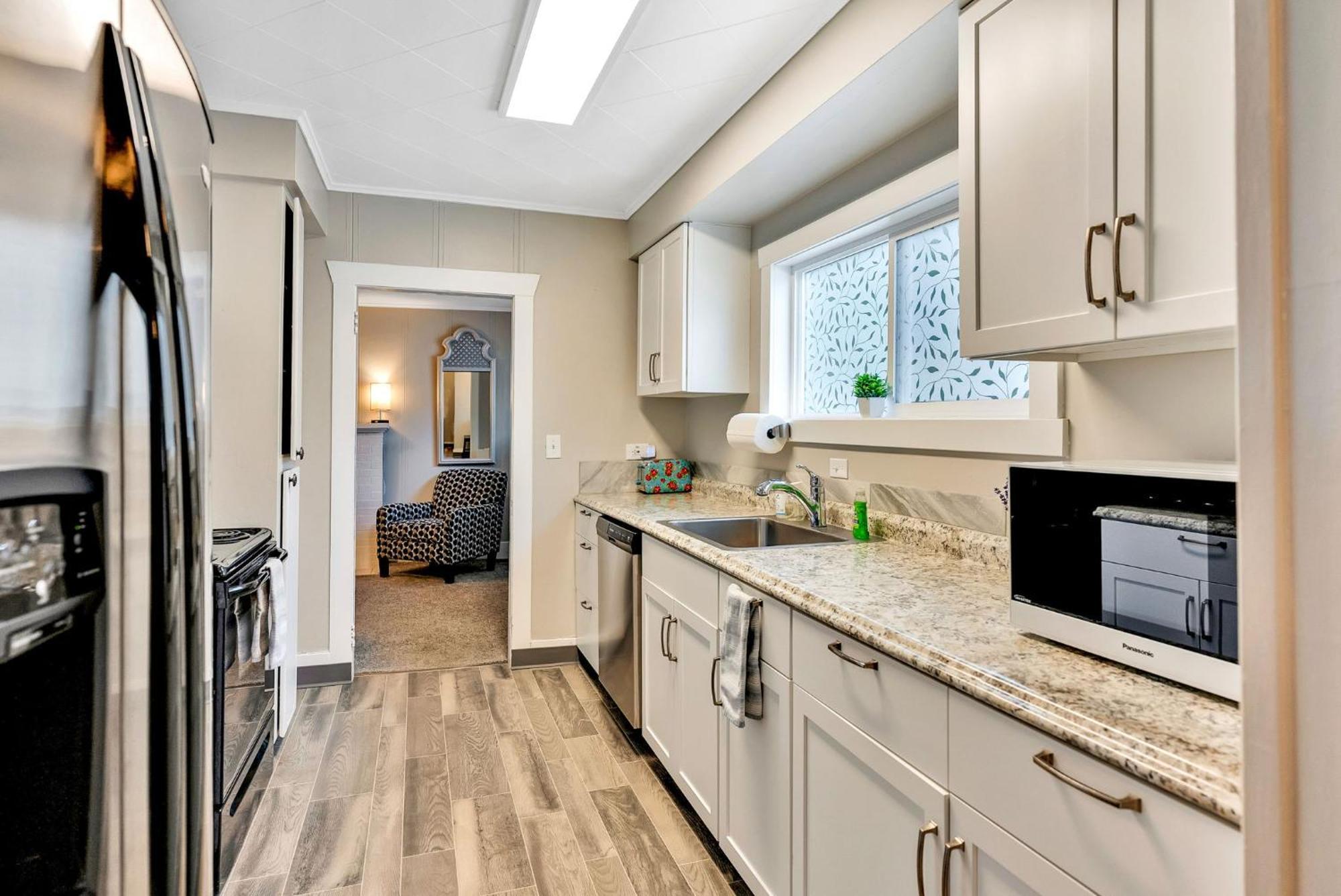 New! Unique Cottage. 1/2 Mi To Dtwn Holiday home Coeur d'Alene